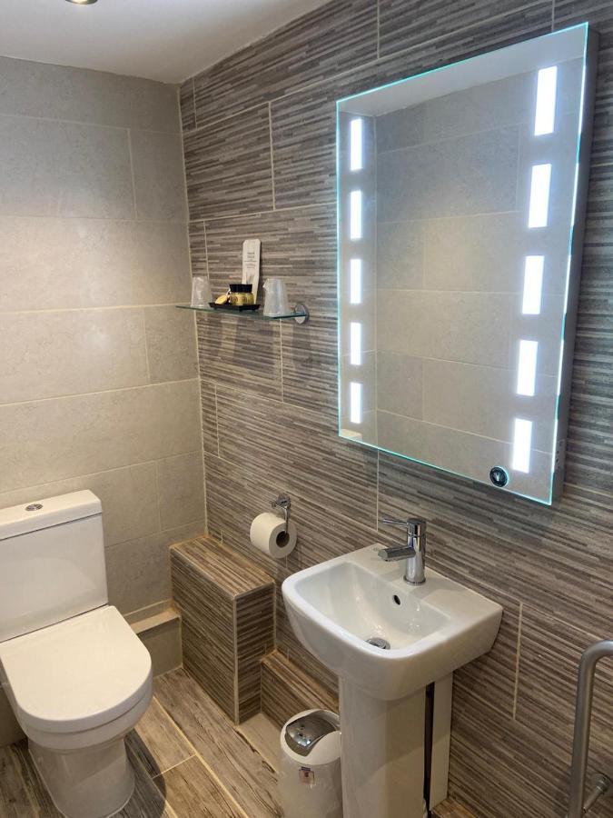 The Wheatsheaf Inn Onneley Екстер'єр фото