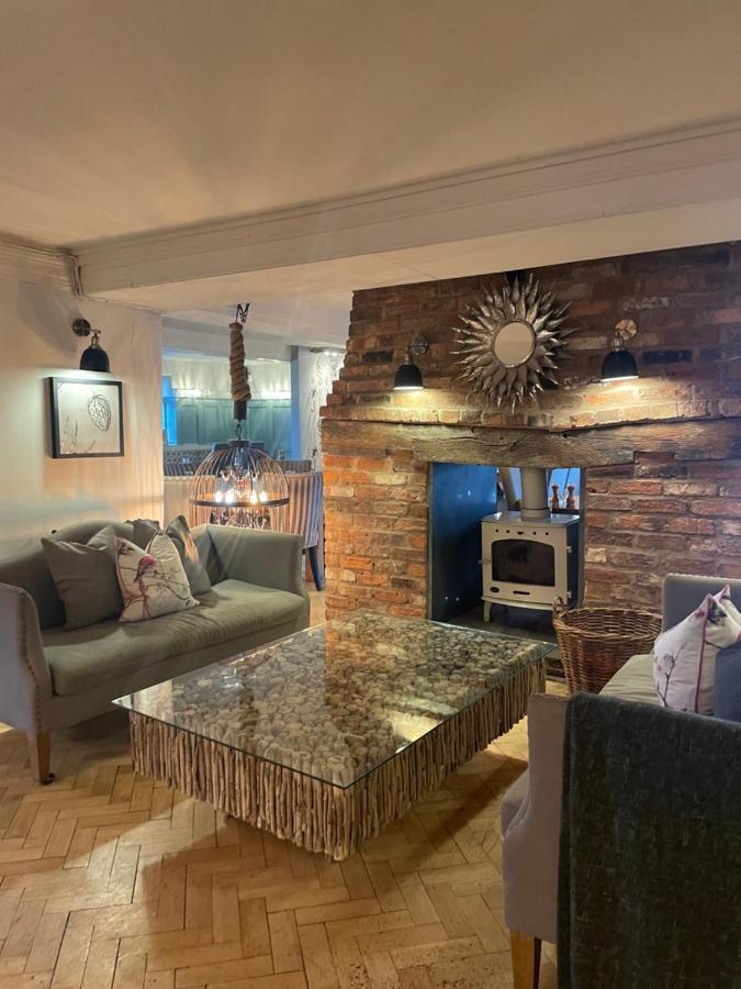 The Wheatsheaf Inn Onneley Екстер'єр фото