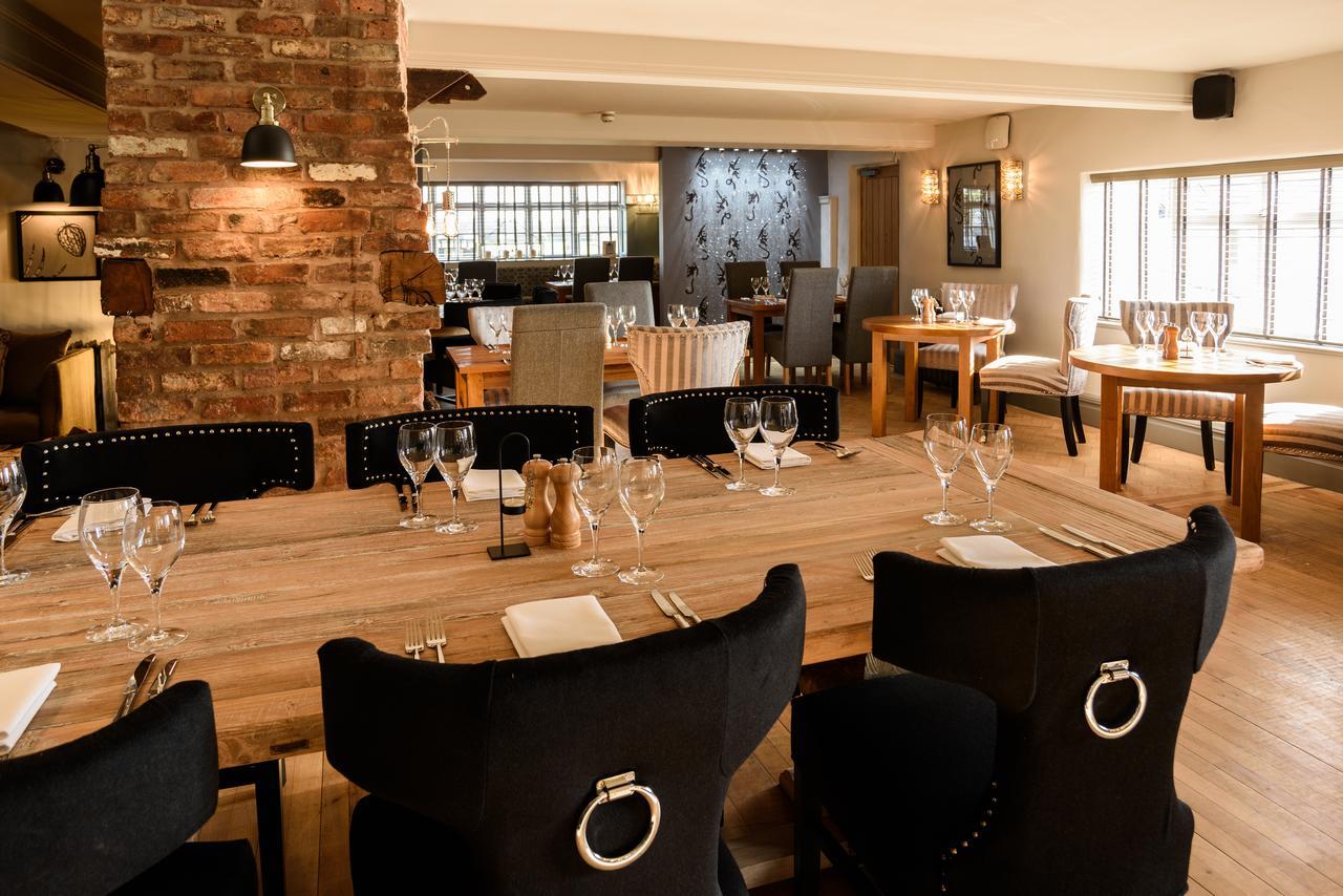 The Wheatsheaf Inn Onneley Екстер'єр фото